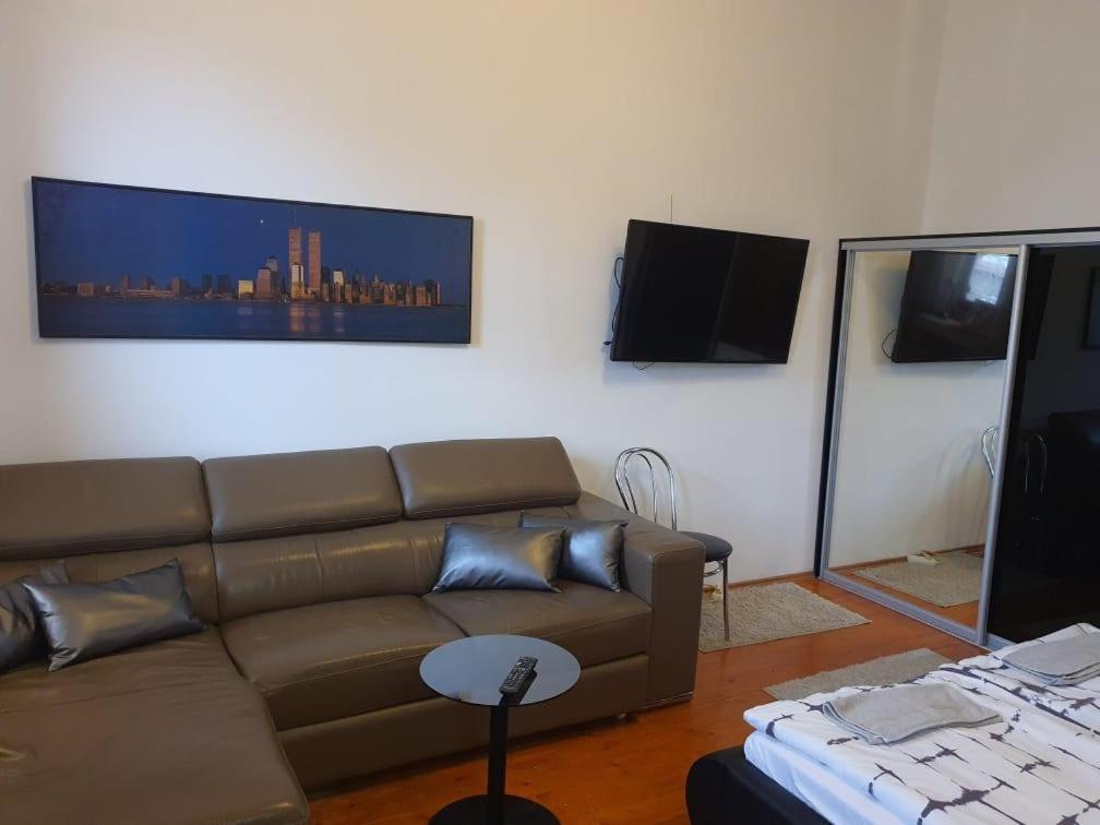 Monar City Center Apartment Free Parking Košice Buitenkant foto